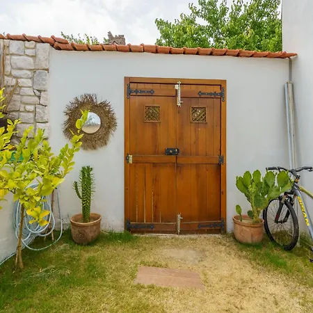 Villa Koey Icinde Zevkle Doesenmis Oezel Havuzlu Lueks Tas